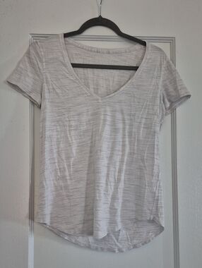 Lululemon Love V Neck Short Sleeve Shirt
